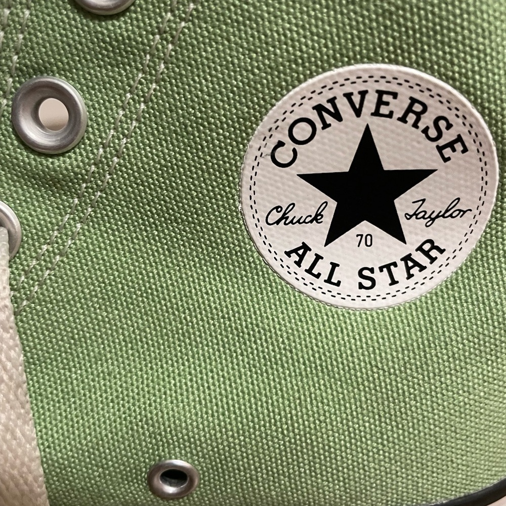 Mint green Converse (size 6 women’s 4 men’s)